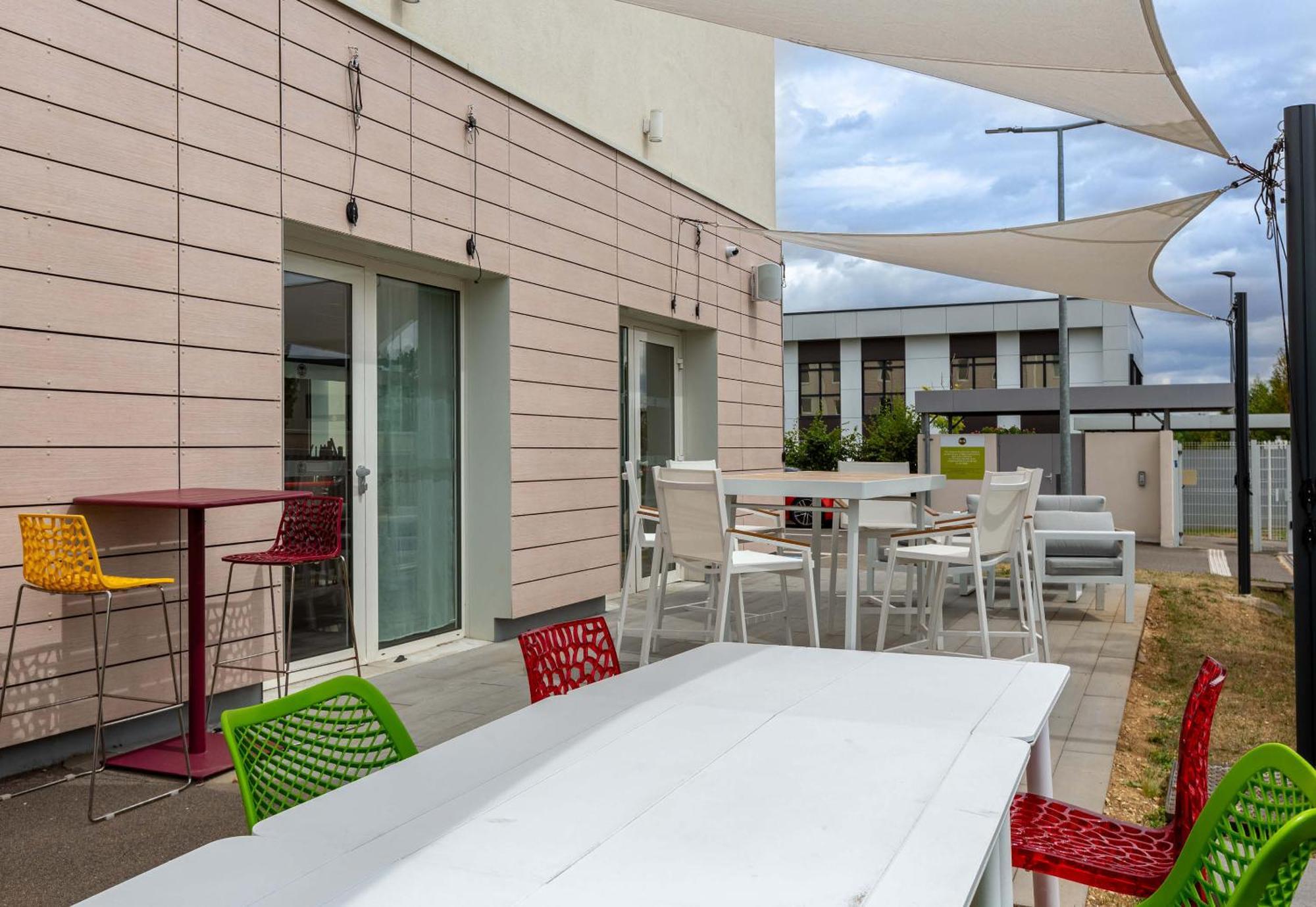 B&B Hotel Chartres Oceane Экстерьер фото